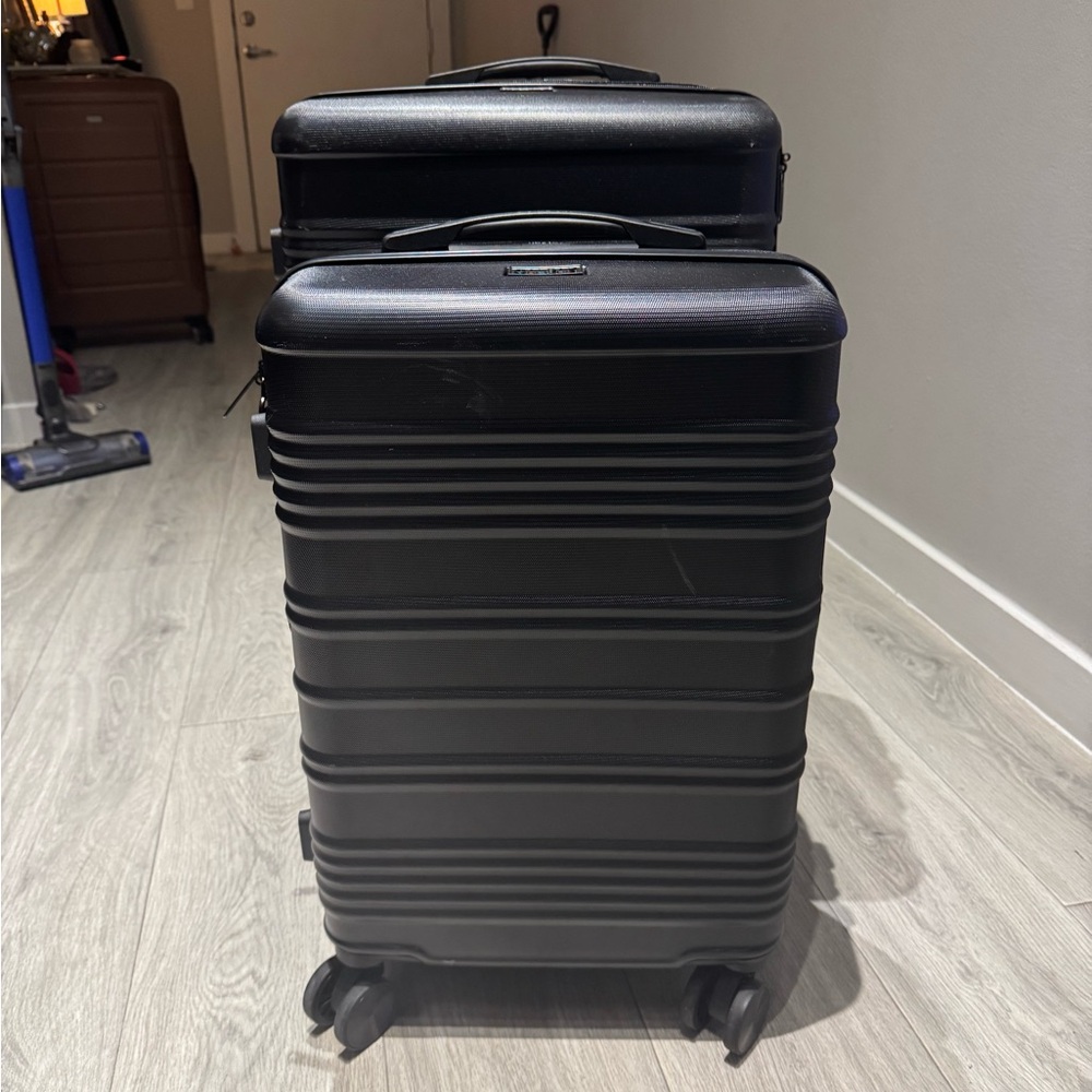Black Hardshell Luggage Set